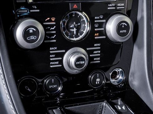 Used 2009 Aston Martin DBS Coupe image 31