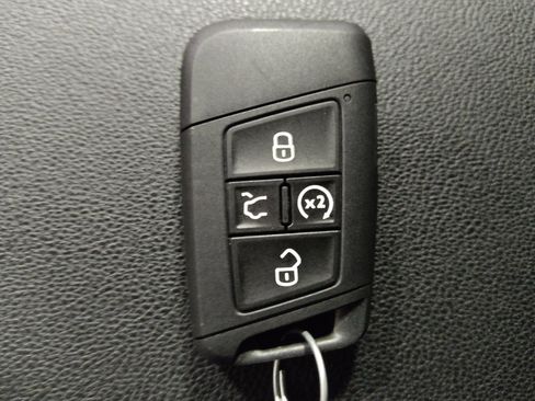 Used 2023 Volkswagen Taos SE FWD image 32