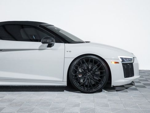Used 2018 Audi R8 V10 plus image 4