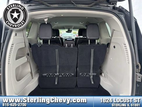 Used 2023 Chrysler Pacifica Touring-L FWD image 27