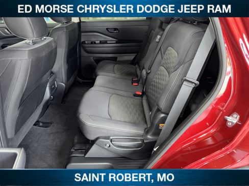 Used 2024 Nissan Pathfinder SV FWD image 29