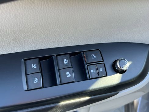 Used 2017 Toyota Highlander XLE image 15