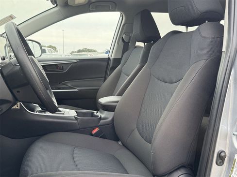 Used 2025 Toyota RAV4 LE image 17
