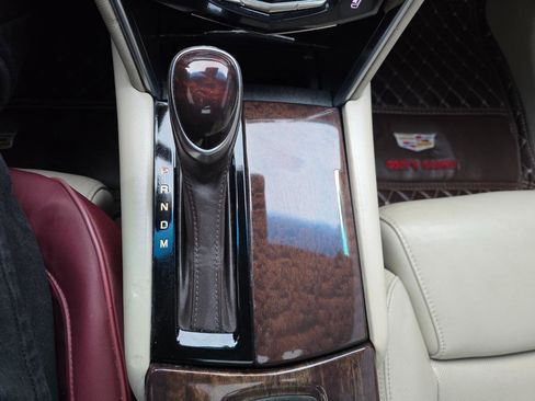 Used 2013 Cadillac XTS Luxury w/ Driver Awareness Package AWD/4WD image 22