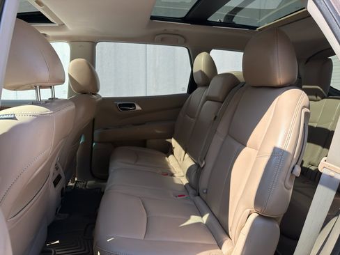 Used 2014 Nissan Pathfinder SL w/ SL Premium Package FWD image 14