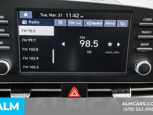 Used 2025 Hyundai Elantra SE image 35