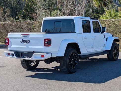 Used 2023 Jeep Gladiator Overland image 5