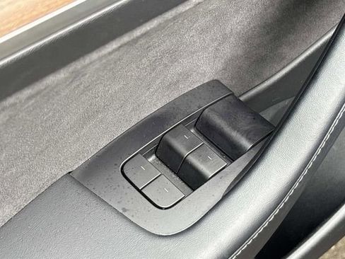 Used 2022 Tesla Model 3 image 23