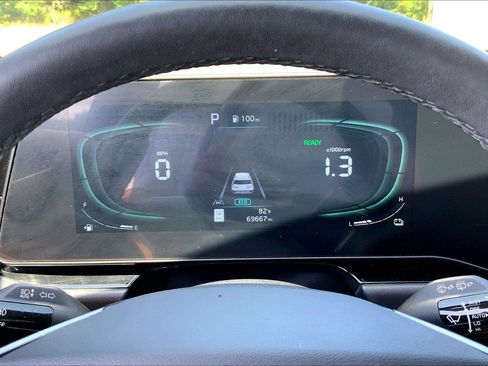 Used 2023 Kia Niro SX Touring FWD image 18