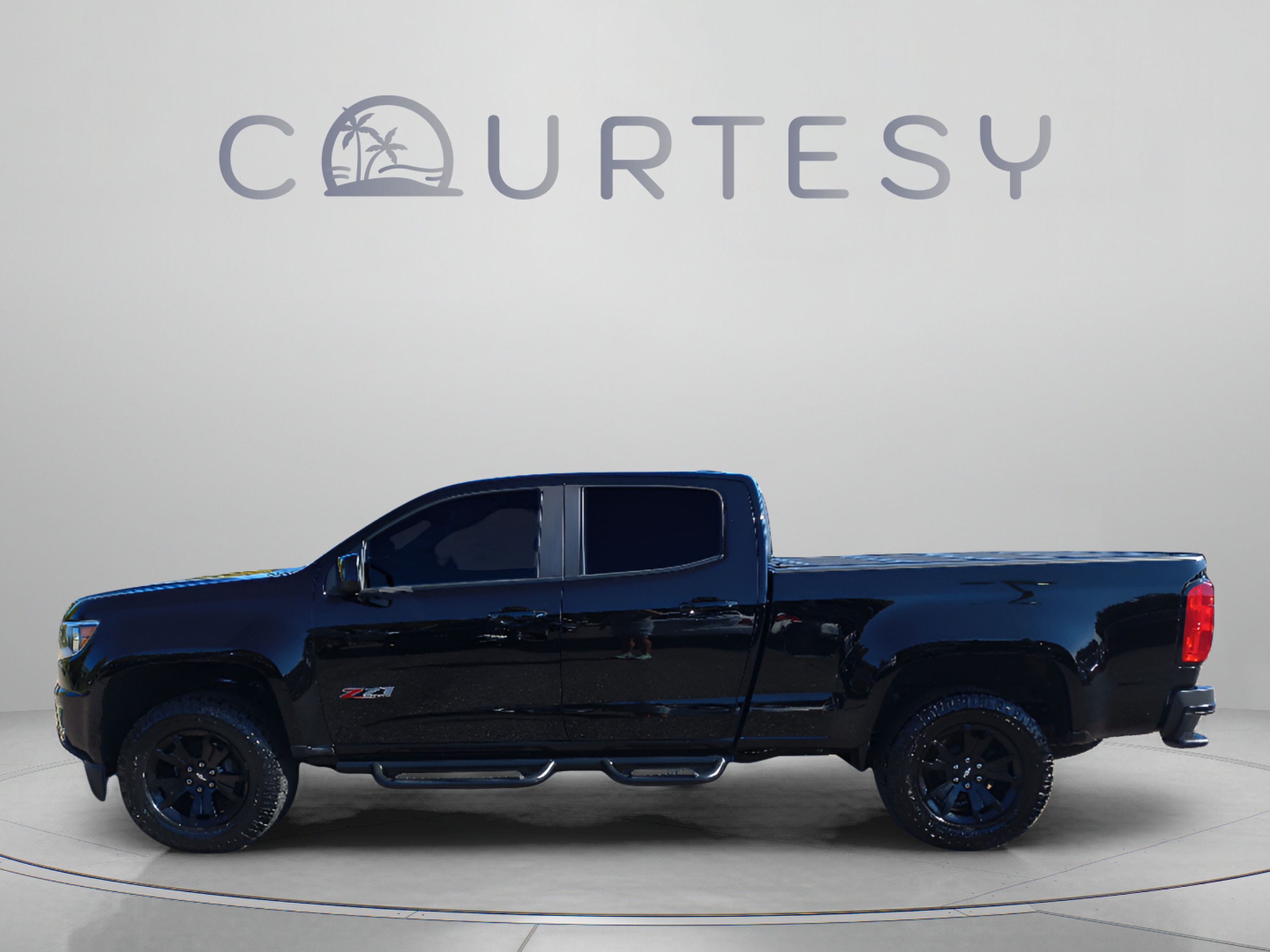 Used 2020 Chevrolet Colorado Z71 w/ Z71 Midnight Edition AWD/4WD image 2