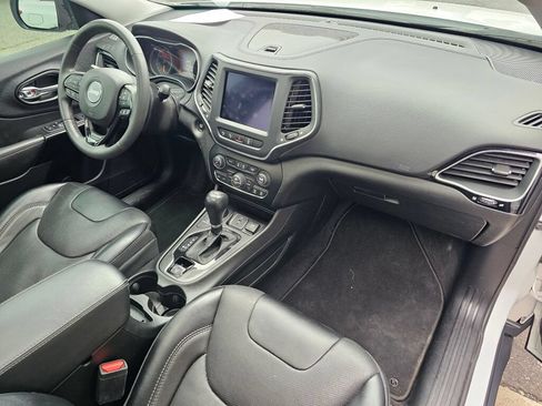 Used 2023 Jeep Cherokee Altitude Lux w/ Elite Group AWD/4WD image 10