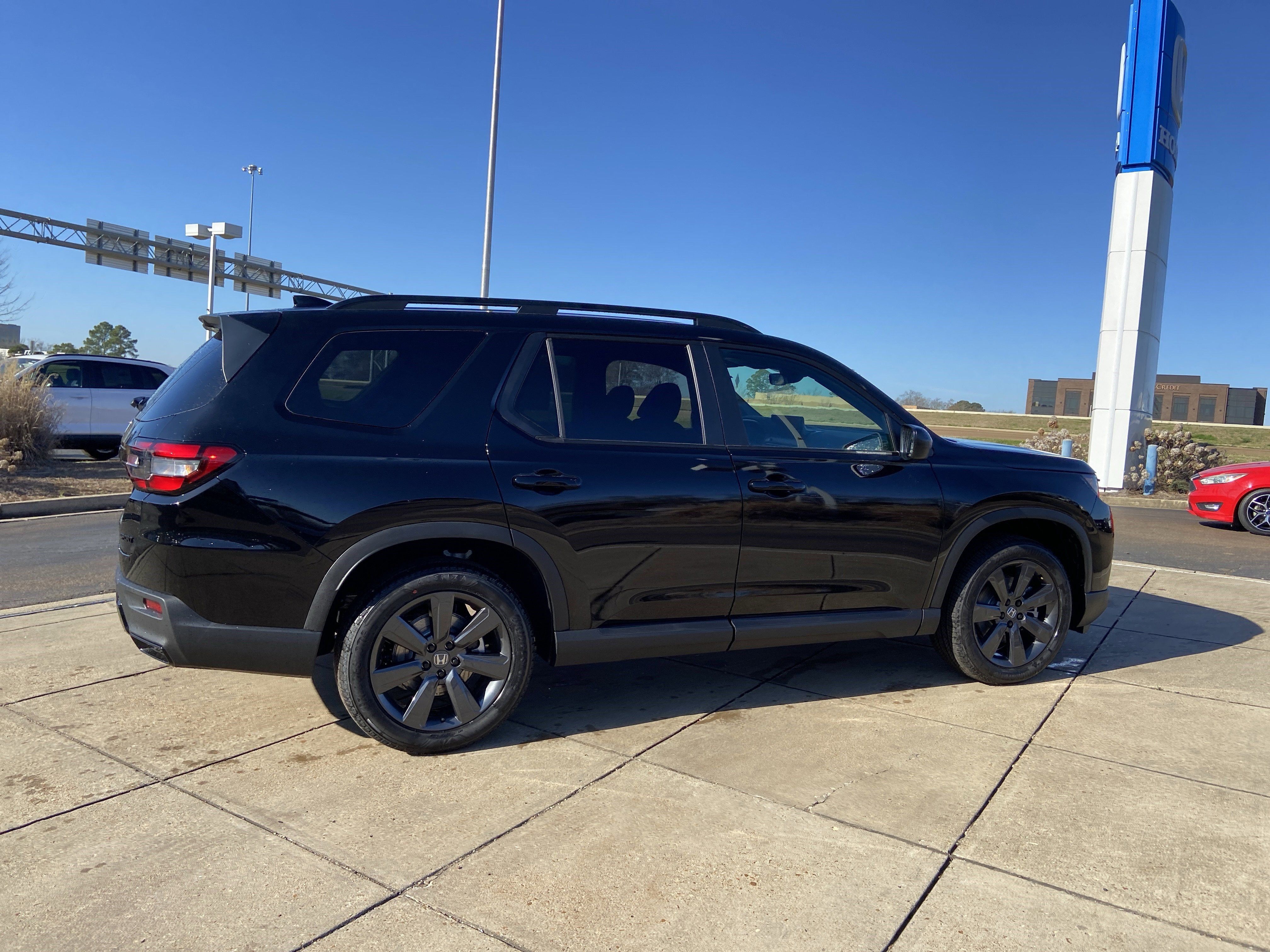 New 2026 Honda Pilot Sport image 11