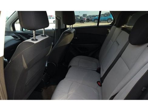 Used 2020 Chevrolet Trax LT AWD/4WD image 9