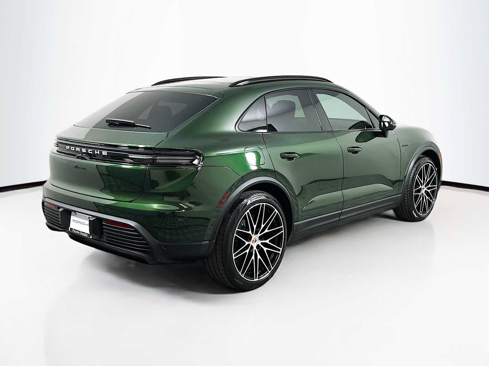 Used 2026 Porsche Macan Electric RWD image 9