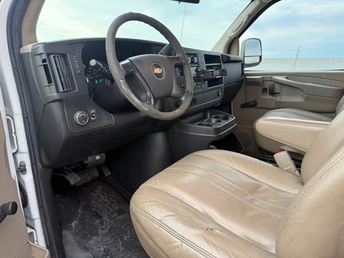 Used 2013 Chevrolet Express 2500 image 9