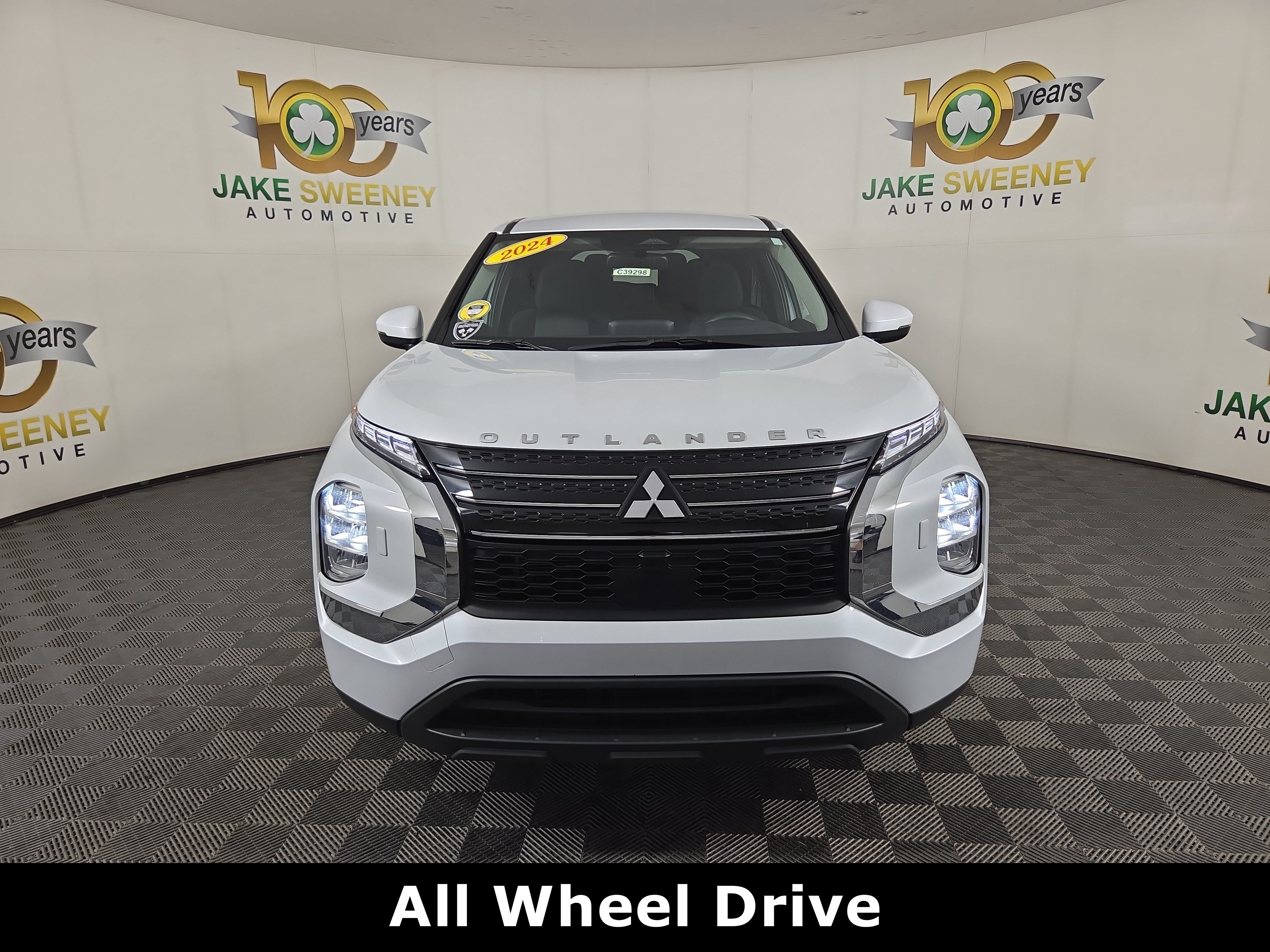 Used 2024 Mitsubishi Outlander ES AWD/4WD image 3