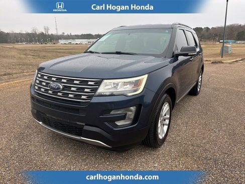 Used 2017 Ford Explorer XLT w/ Equipment Group 202A image 1