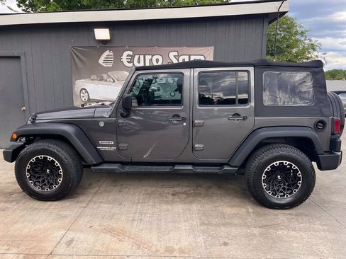 Used 2017 Jeep Wrangler Unlimited Sport w/ Quick Order Package 24S AWD/4WD image 5