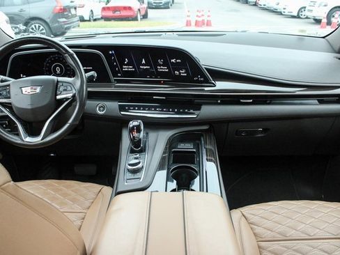 Used 2021 Cadillac Escalade Premium Luxury w/ Driver Assist Tech Package image 17