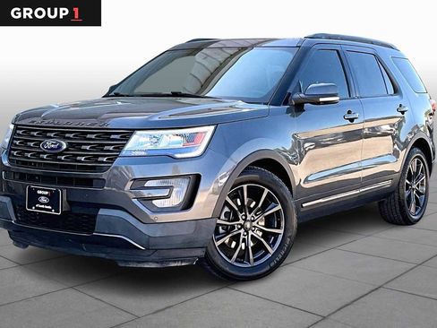 Used 2017 Ford Explorer XLT w/ Equipment Group 202A image 1