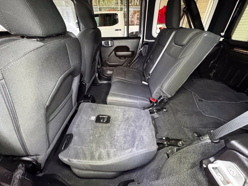 Used 2021 Jeep Wrangler Unlimited Sport AWD/4WD image 37