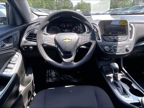 Used 2024 Chevrolet Malibu LS FWD image 6