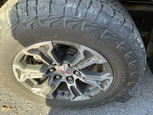 Used 2019 GMC Sierra 1500 SLE w/ SLE Value Package image 11