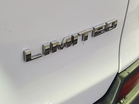 Used 2020 Jeep Cherokee Limited AWD/4WD image 33