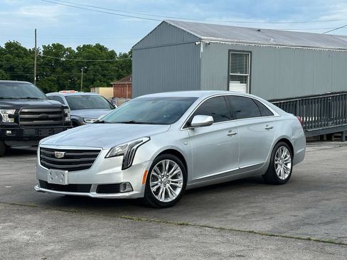 Used 2019 Cadillac XTS Luxury FWD image 1