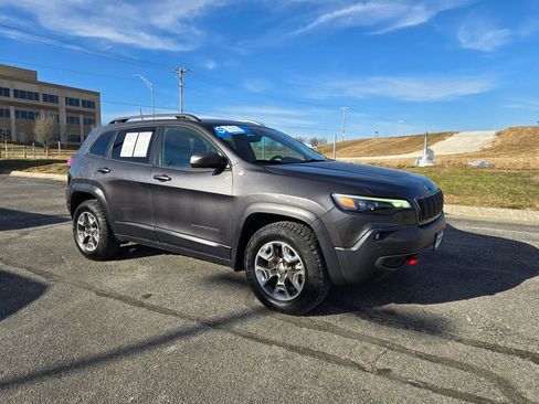 Used 2019 Jeep Cherokee Trailhawk w/ Cold Weather Group image 1