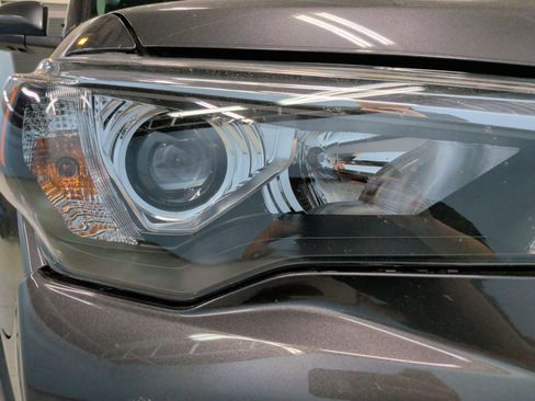 Used 2022 Toyota 4Runner Limited AWD/4WD image 7