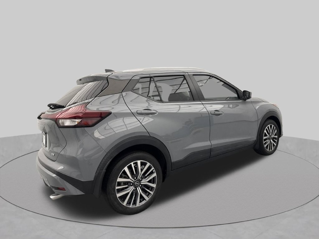 Used 2023 Nissan Kicks SV FWD image 12