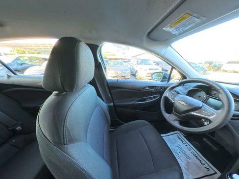 Used 2017 Chevrolet Cruze LT image 27