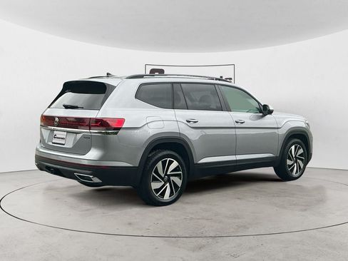 Used 2024 Volkswagen Atlas SE AWD/4WD image 5