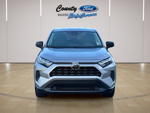 Used 2023 Toyota RAV4 LE FWD image 9