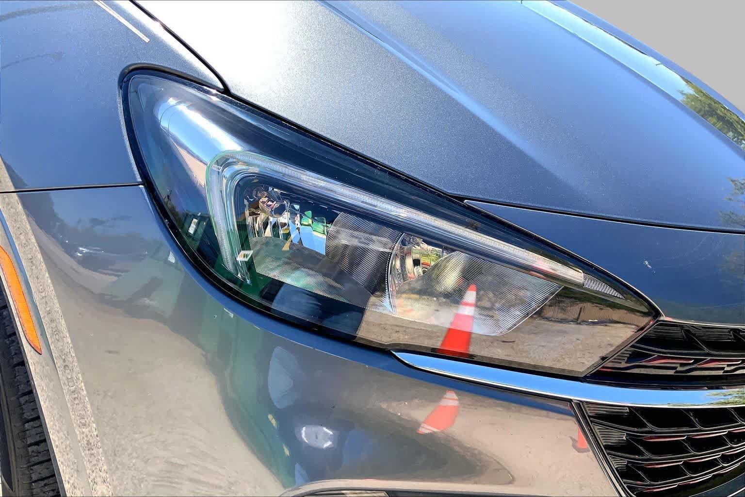 Used 2022 Buick Encore GX Select w/ Sport Touring Package FWD image 27