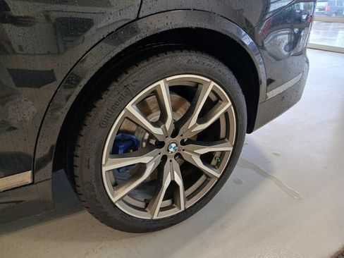 Used 2022 BMW X7 M50i w/ Luxury Seating Package AWD/4WD image 10