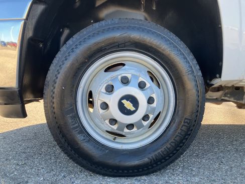 Used 2011 Chevrolet Silverado 3500 W/T image 9