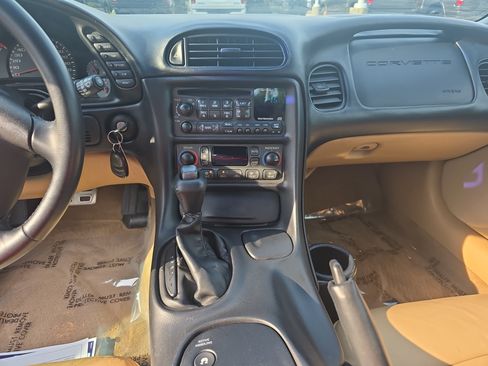 Used 2004 Chevrolet Corvette Convertible w/ Preferred Equipment Group RWD image 15