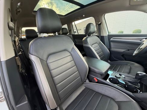 Used 2022 Volkswagen Atlas SEL Premium image 45