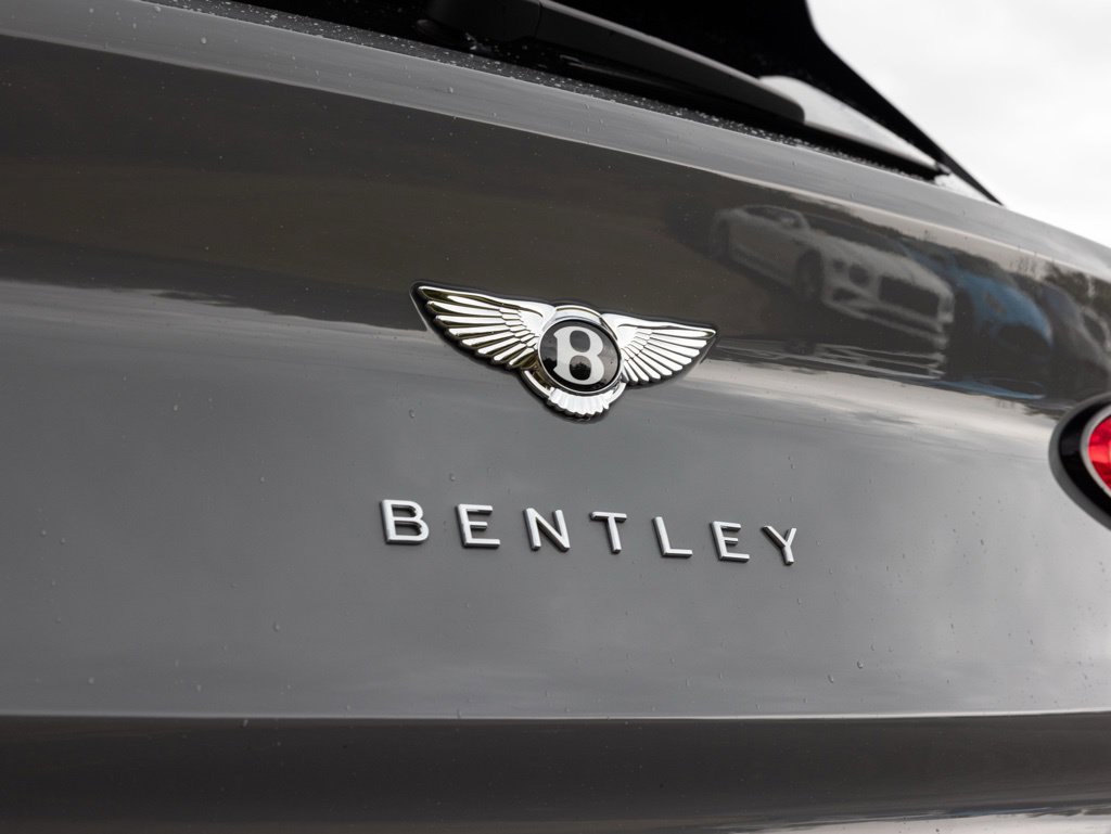 Used 2024 Bentley Bentayga Extended Wheelbase AWD/4WD image 65