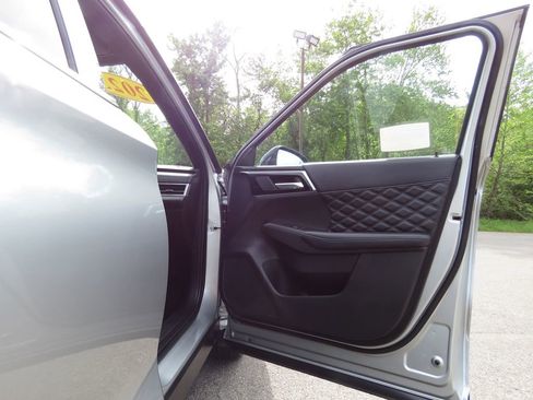 Used 2023 Mitsubishi Outlander SEL AWD/4WD image 12
