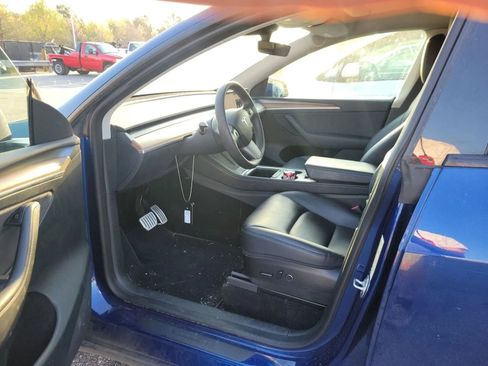 Used 2023 Tesla Model Y Performance image 4