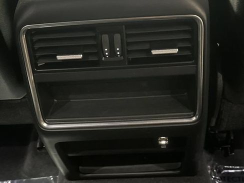 Used 2019 Porsche Cayenne AWD/4WD image 15