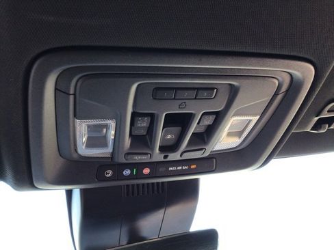 Used 2023 Chevrolet Silverado 1500 ZR2 w/ Technology Package image 10