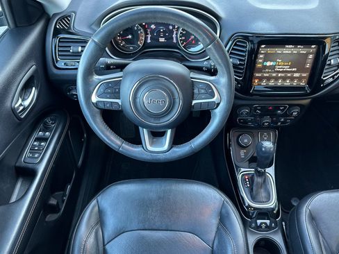 Used 2018 Jeep Compass Limited w/ Navigation Group image 17