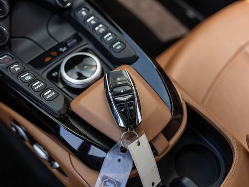 Used 2020 Aston Martin V8 Vantage Coupe RWD image 43