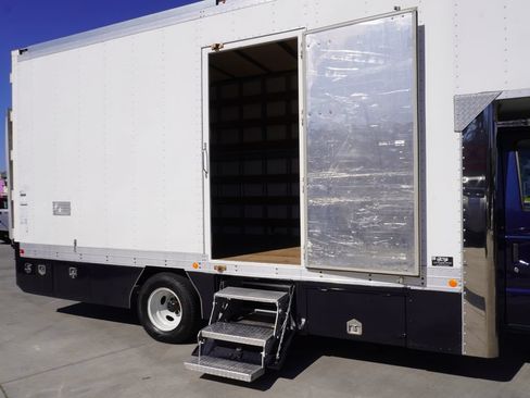 Used 2024 Ford E-450 and Econoline 450 Super Duty w/ Power Windows & Locks Group RWD image 21