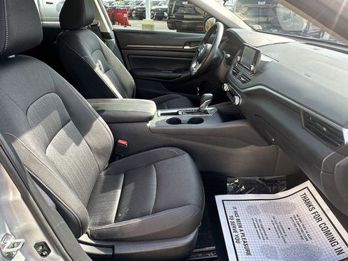 Used 2022 Nissan Altima 2.5 S image 16