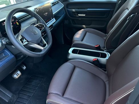 New 2025 Volkswagen ID. Buzz Pro S image 8